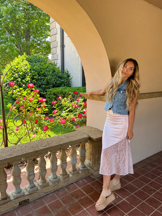 Lace skirt